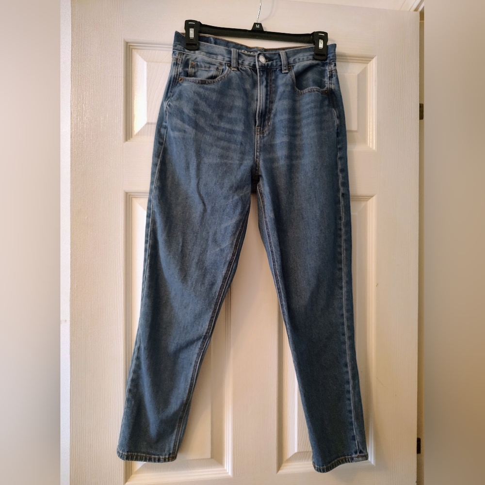 American Eagle Mom Jean Size 4 Short